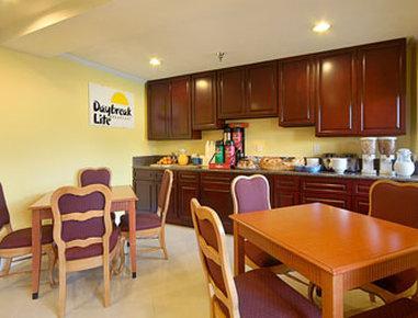 Days Inn By Wyndham Whittier Los Angeles Экстерьер фото
