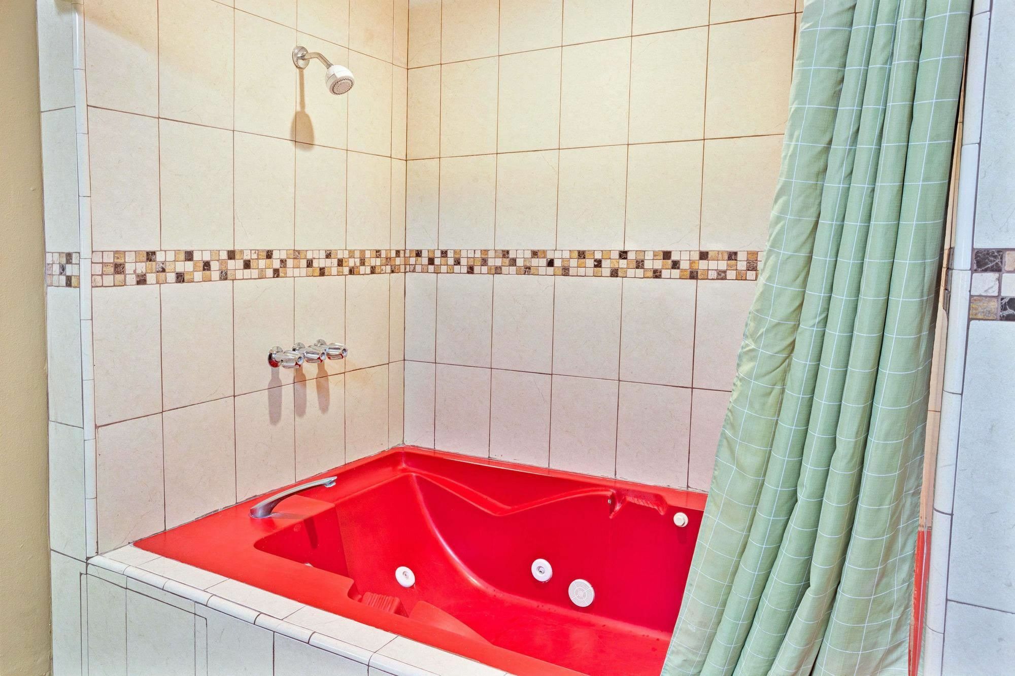 Days Inn By Wyndham Whittier Los Angeles Экстерьер фото